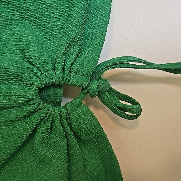 ZARA SZ.L V neck top with key hole front. - Picture 2 of 6